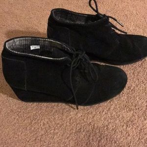 Tom’s Desert Wedge size 41